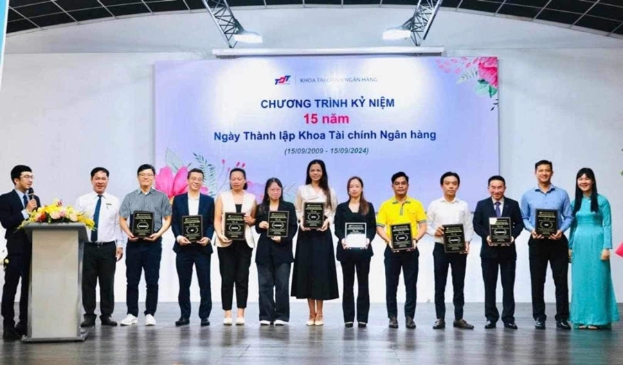 amiCoach dự kỷ niệm 15 năm thành lập Khoa Tài chính Ngân hàng trường Đại học Tôn Đức Thắng